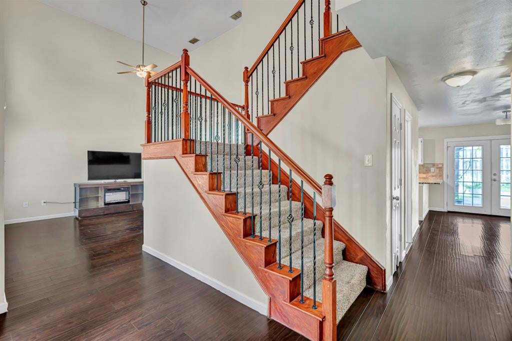326 Baldwin St, Grand Prairie, TX 75052 photo