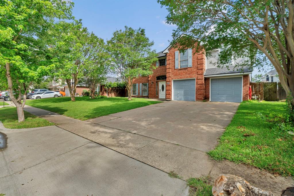 326 Baldwin St, Grand Prairie, TX 75052