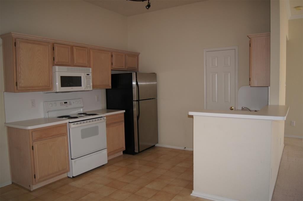 8317 Spinnaker Cv, Rowlett, TX 75089 photo
