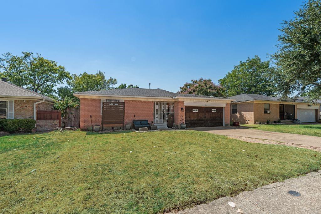 2219 Mccutcheon Ln, Dallas, TX 75227