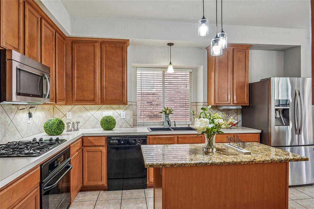 6510 Daisy Dr, Arlington, TX 76017