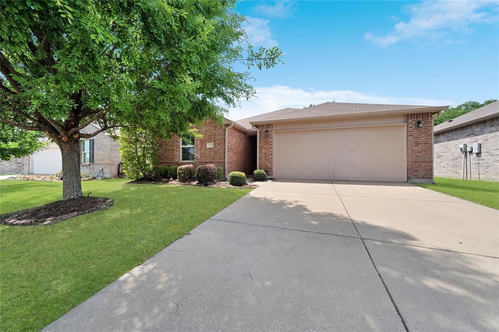 111 Tanglewood Dr, Fate, TX 75189