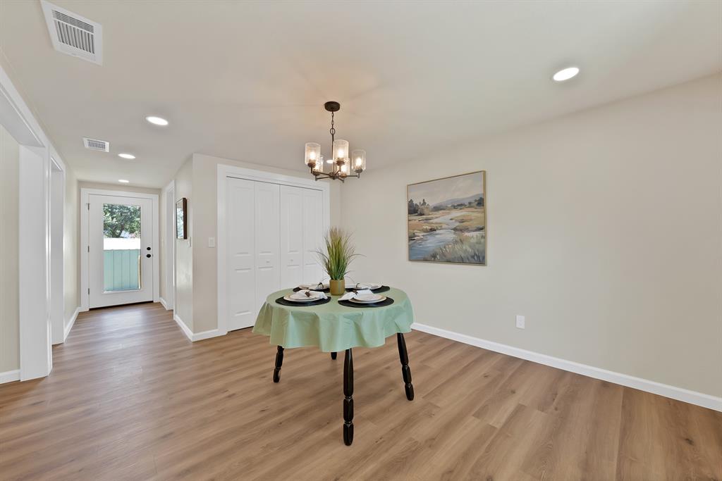 1104 E Russell Ave, Carrollton, TX 75006 photo