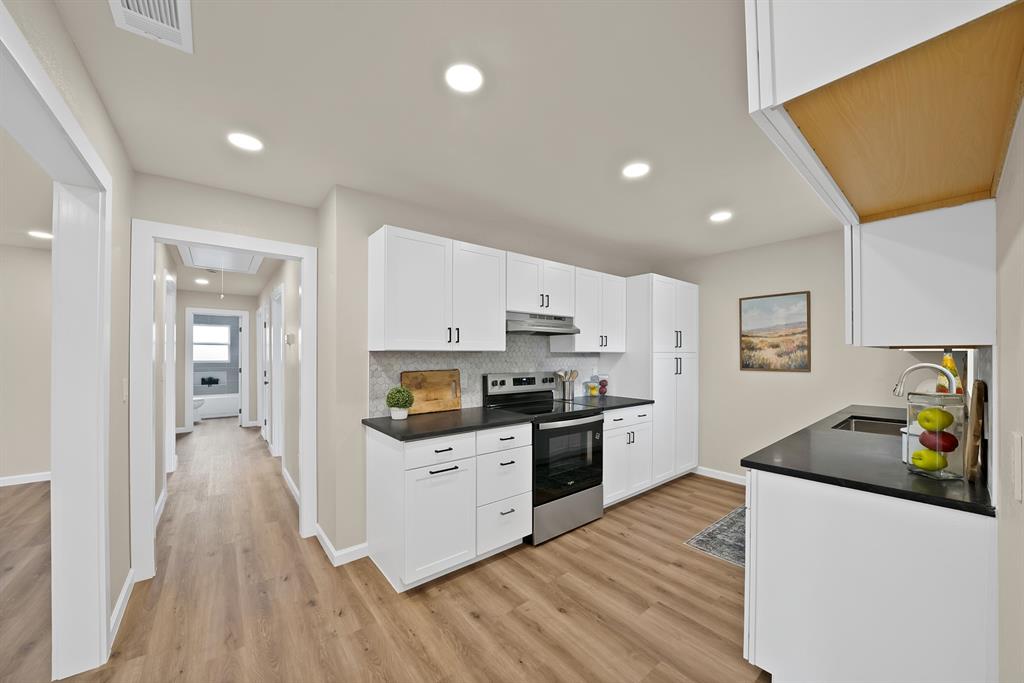 1104 E Russell Ave, Carrollton, TX 75006 photo