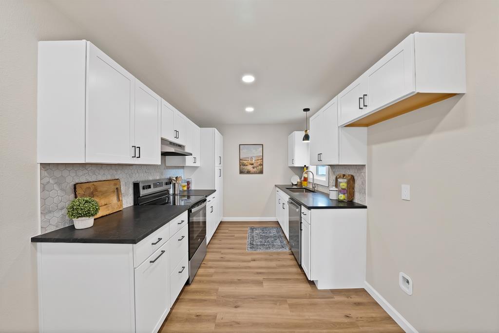 1104 Russell Ave, Carrollton, TX 75006