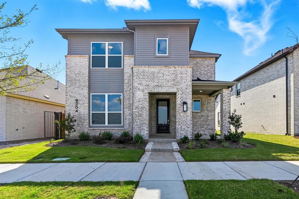 9204 Persimmon Ln, Mesquite, TX 75126
