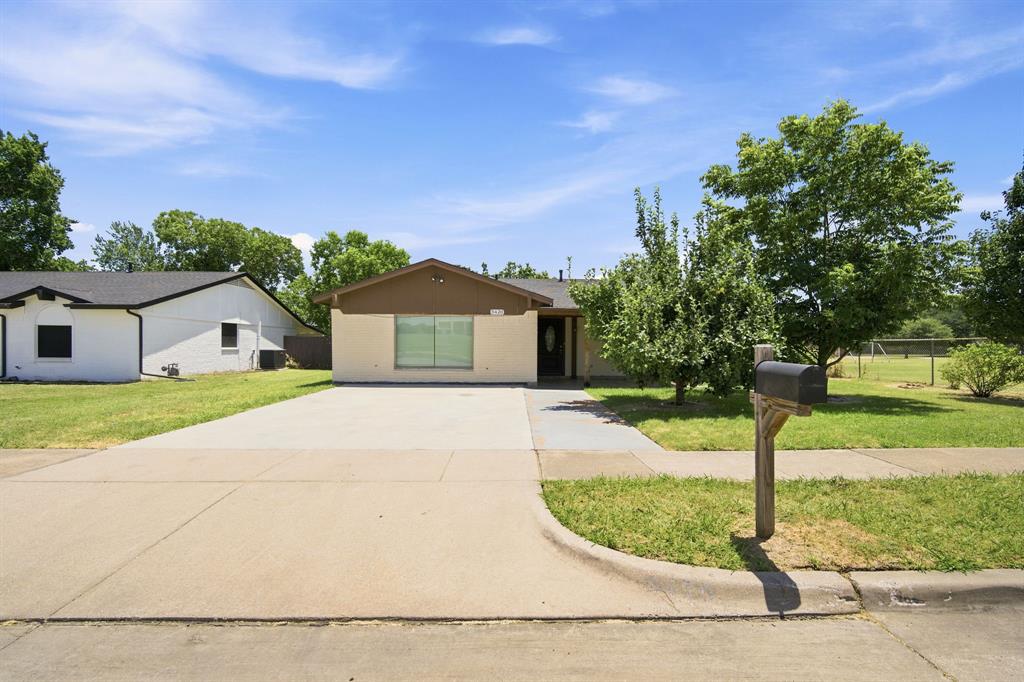 5420 Galway Ln, North Richland Hills, TX 76180 photo