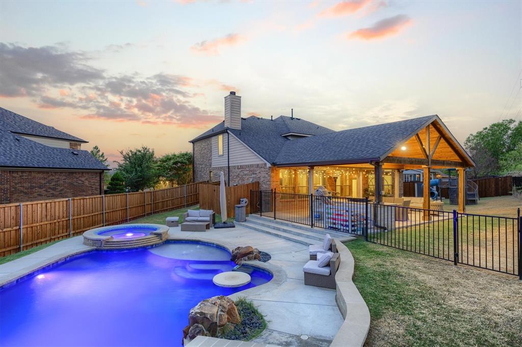 1011 Brighton St, Roanoke, TX 76262