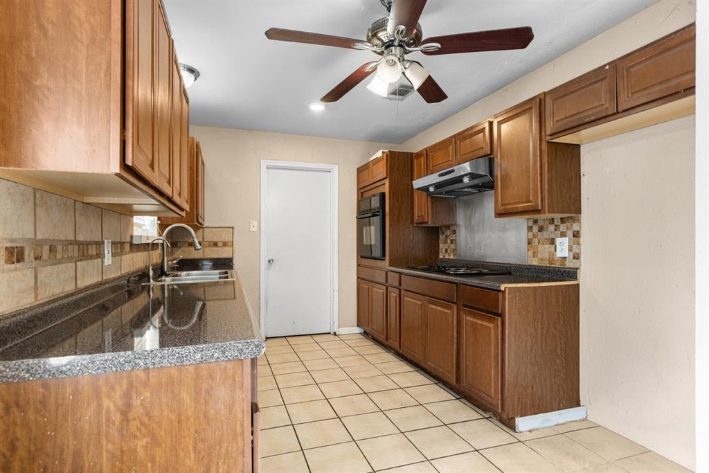 1241 College Pkwy, Lewisville, TX 75077 photo