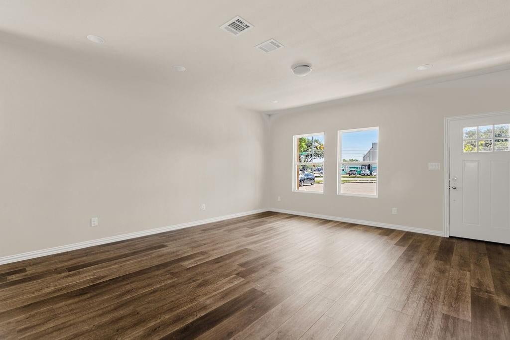 3849 Kimbo Rd, Fort Worth, TX 76104 photo