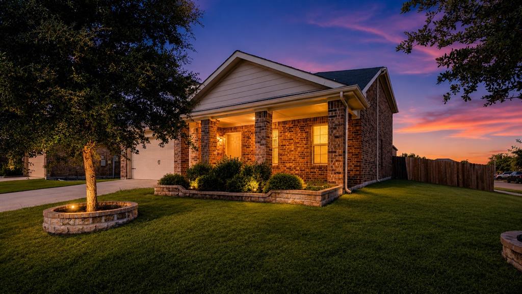 2000 Grimes Dr, Forney, TX 75126