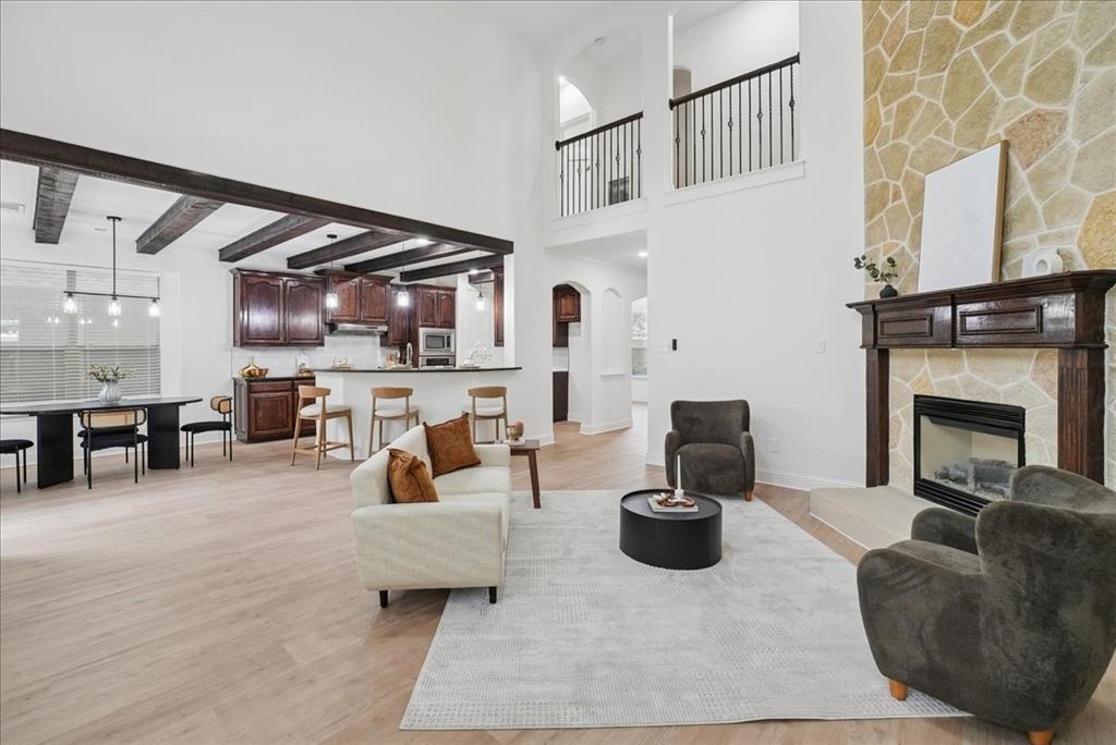 2407 Laguna Ln, Arlington, TX 76012