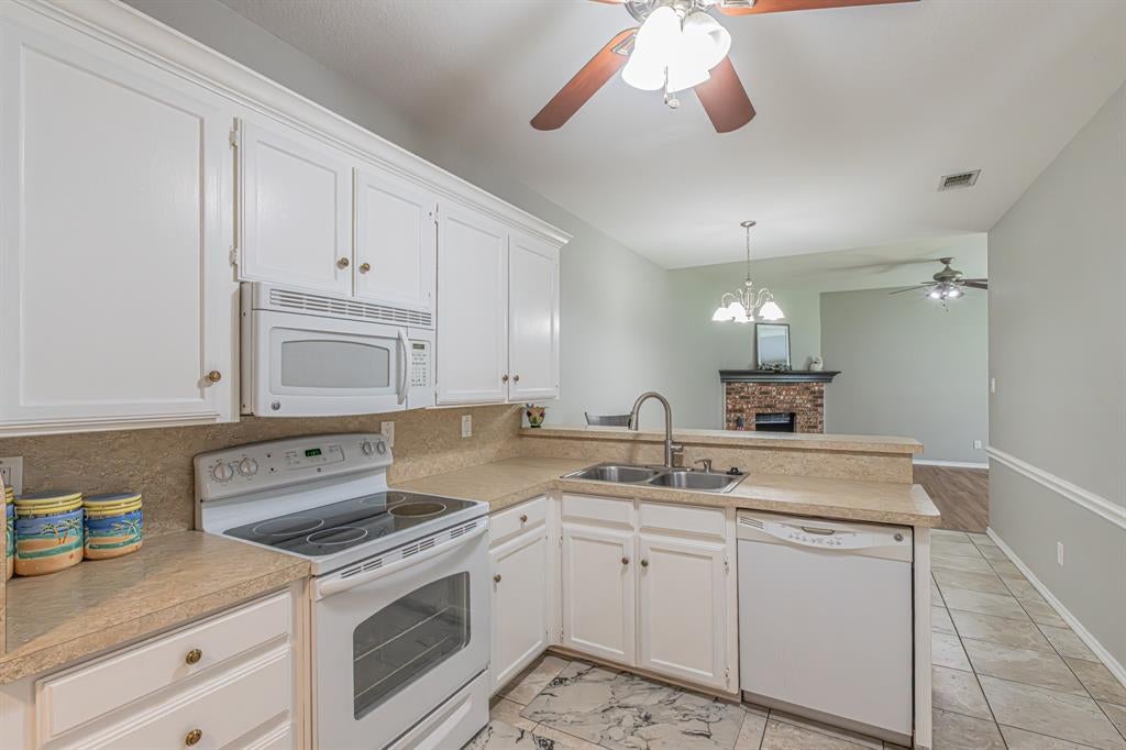 9265 AND 9267 Meandering Dr, North Richland Hills, TX 76182 photo