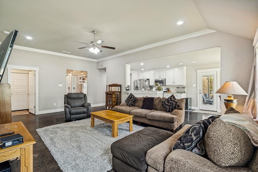 816 W Park Ave, Weatherford, TX 76086 photo