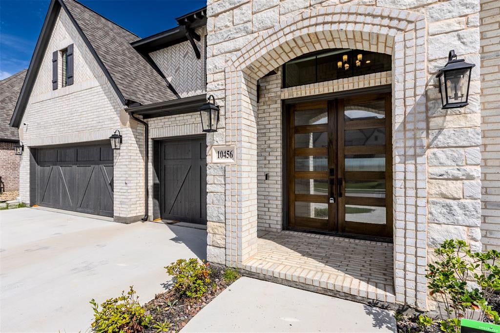 10456 Gray Hills Dr, Fort Worth, TX 76126 photo