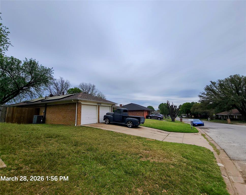 1408 Country Manor Rd, Fort Worth, TX 76134 photo
