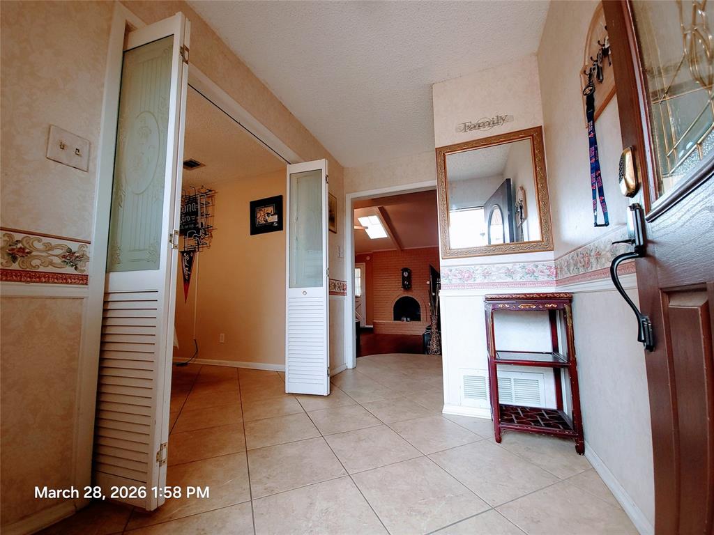 1408 Country Manor Rd, Fort Worth, TX 76134 photo