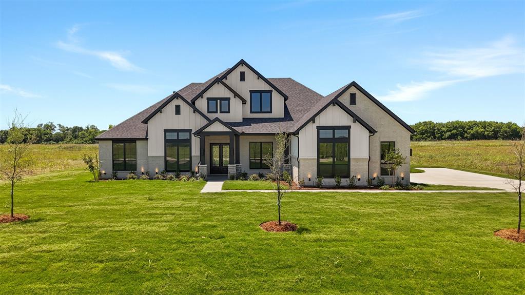 152 Aanya Ln, Waxahachie, TX 75165