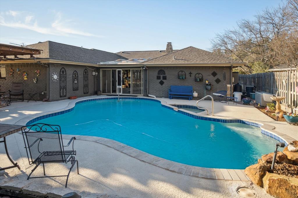 1118 Berkshire Ct, Trophy Club, TX 76262