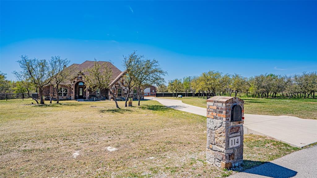 114 Woodlot Ln, Azle, TX 76020 photo