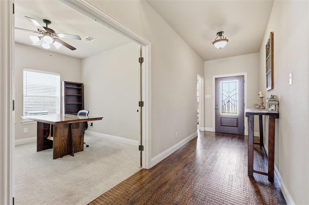 212 Lillian Ln, Waxahachie, TX 75165 photo