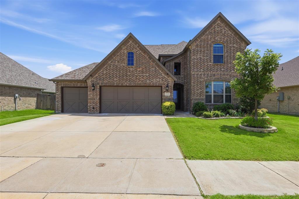 212 Lillian Ln, Waxahachie, TX 75165