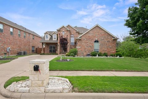 Single Family Residence in Arlington TX 8402 Pecan Creek Drive.jpg
