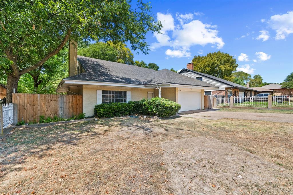 215 Johnson Dr, Duncanville, TX 75116
