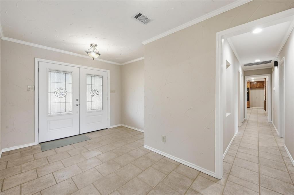 6208 Windsong Dr, Arlington, TX 76001 photo