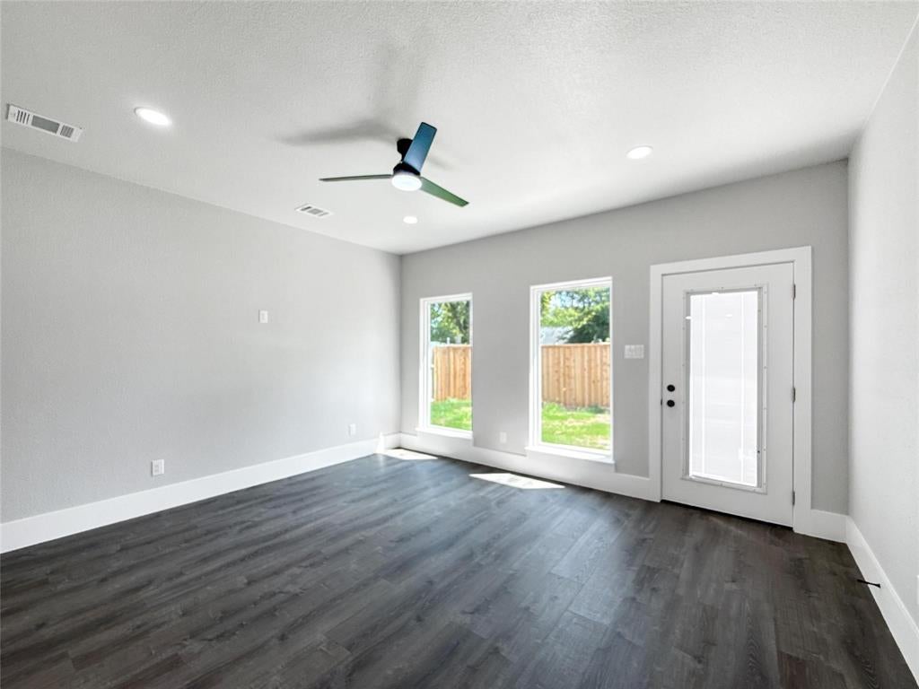 2130 Kathleen Ave, Dallas, TX 75216 photo