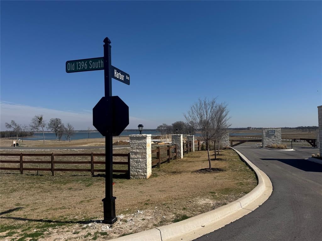 552 Lakeshore Ln, Windom, TX 75492 photo
