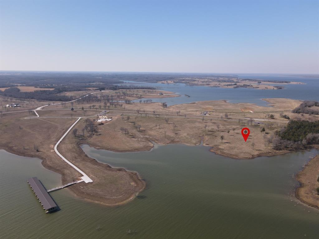 552 Lakeshore Ln, Windom, TX 75492