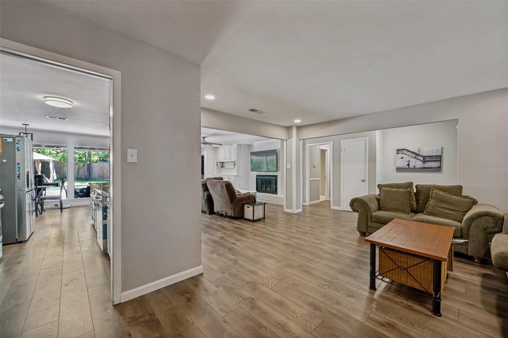 625 Caduceus Ln, Hurst, TX 76053 photo