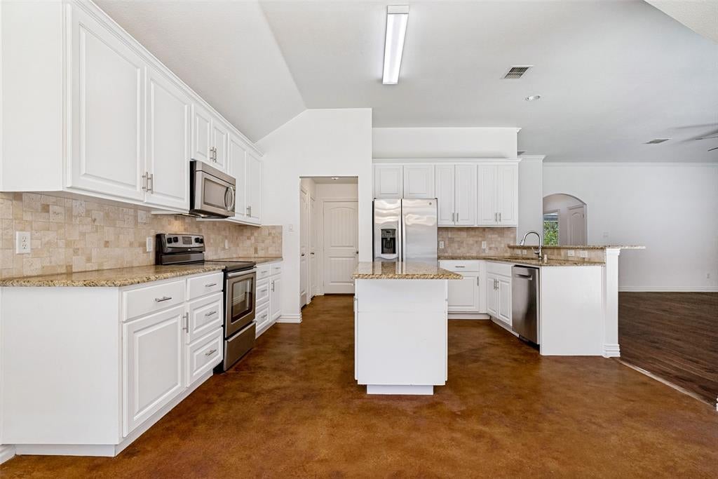 223 Carriage Dr, Willow Park, TX 76087 photo