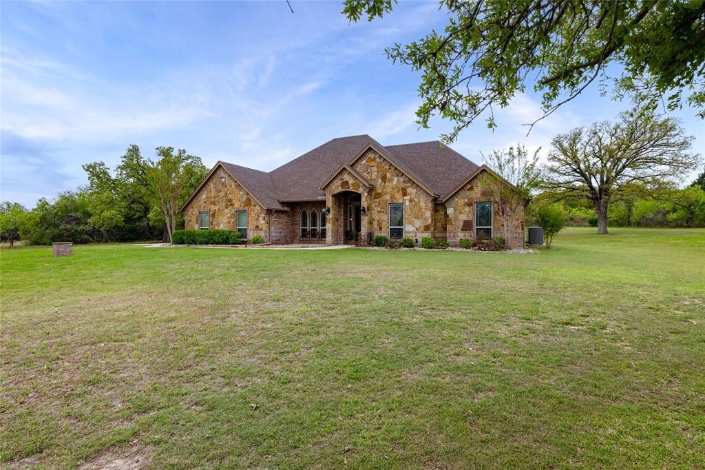 208 Ellis Creek Dr, Weatherford, TX 76085 photo