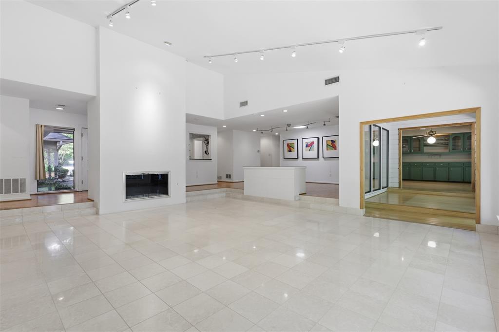 7211 Valley View Pl, Dallas, TX 75240 photo