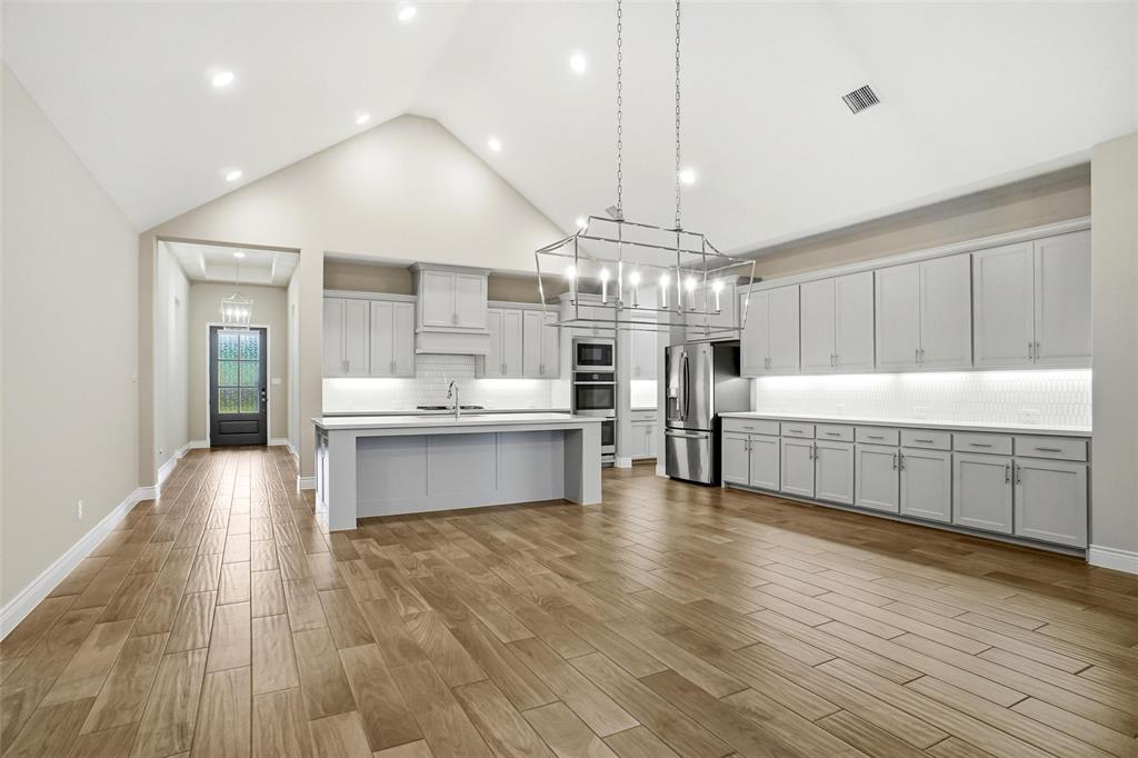 1001 Myers Park Trl, Roanoke, TX 76262 photo