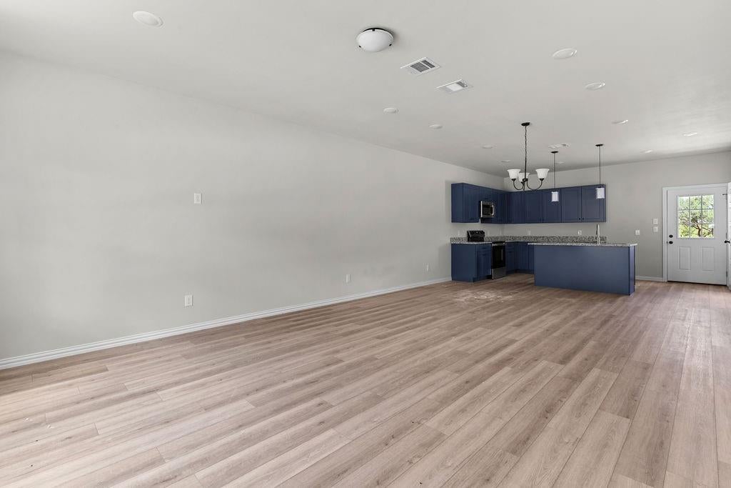 3125 N Lumber St, Fort Worth, TX 76112 photo
