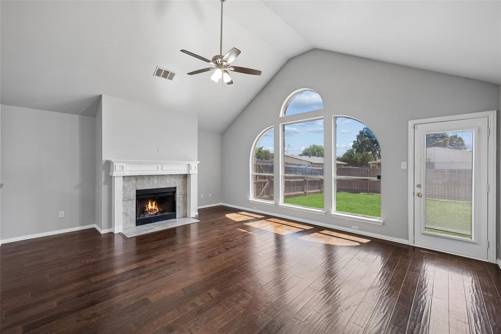 616 Kari Anne Ln, Desoto, TX 75115 photo