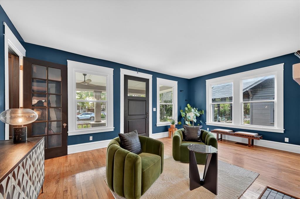 802 Haines Ave, Dallas, TX 75208 photo