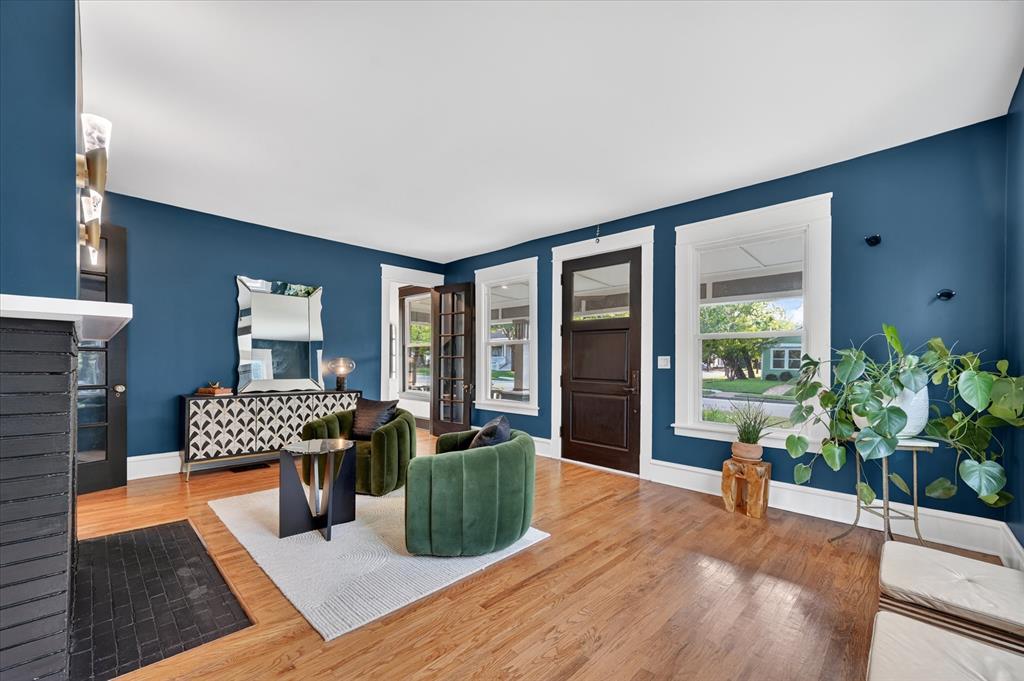 802 Haines Ave, Dallas, TX 75208 photo