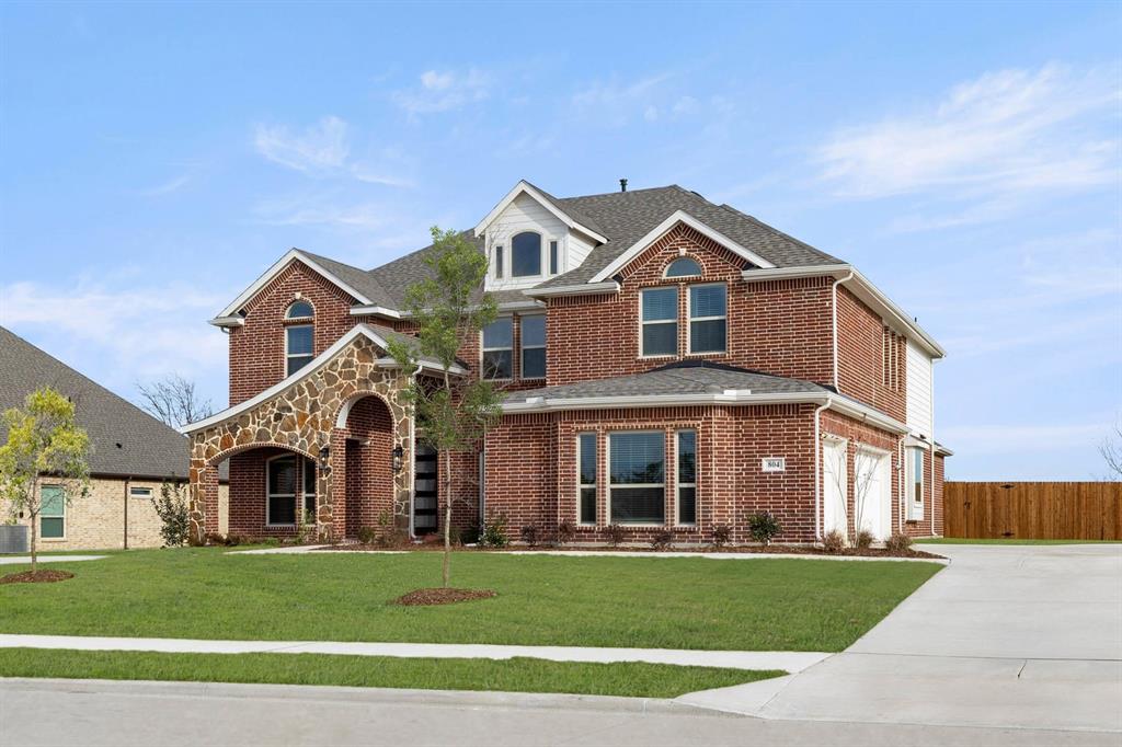 804 S Hidden Lake Dr, Desoto, TX 75115 photo