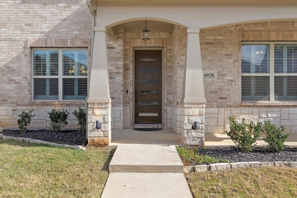 6928 Heather Ln, North Richland Hills, TX 76182 photo
