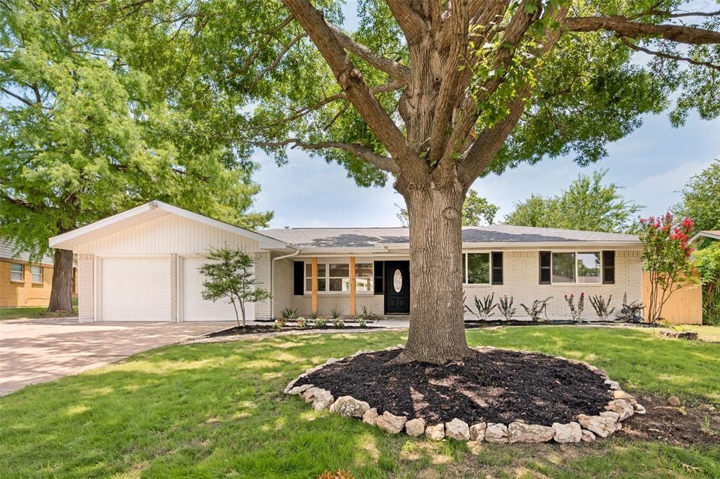 1717 Monaco Dr, Arlington, TX 76010