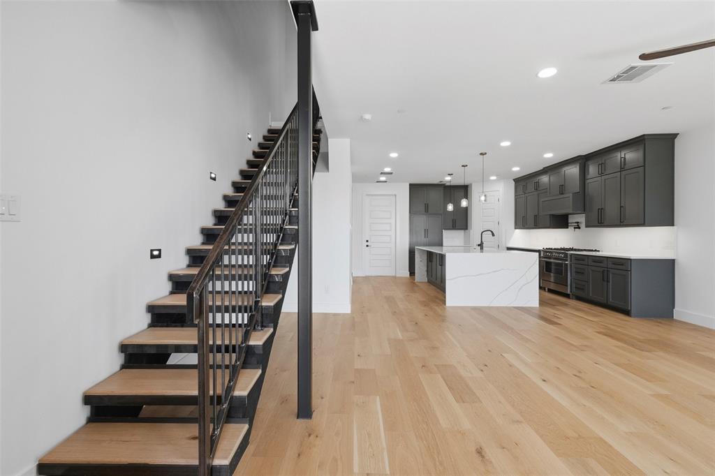 404 Vista Buena Trl, Fort Worth, TX 76111 photo