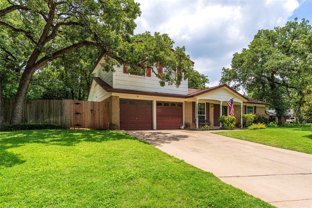 2930 Duff Dr, Arlington, TX 76013 photo