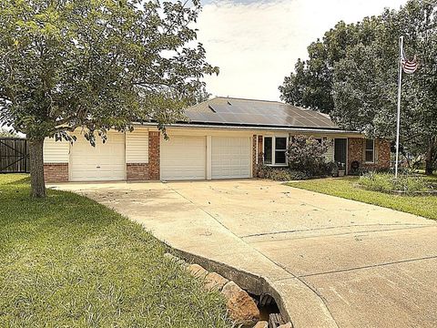 Single Family Residence in Crowley TX 1801 Ann And Dossy Court.jpg