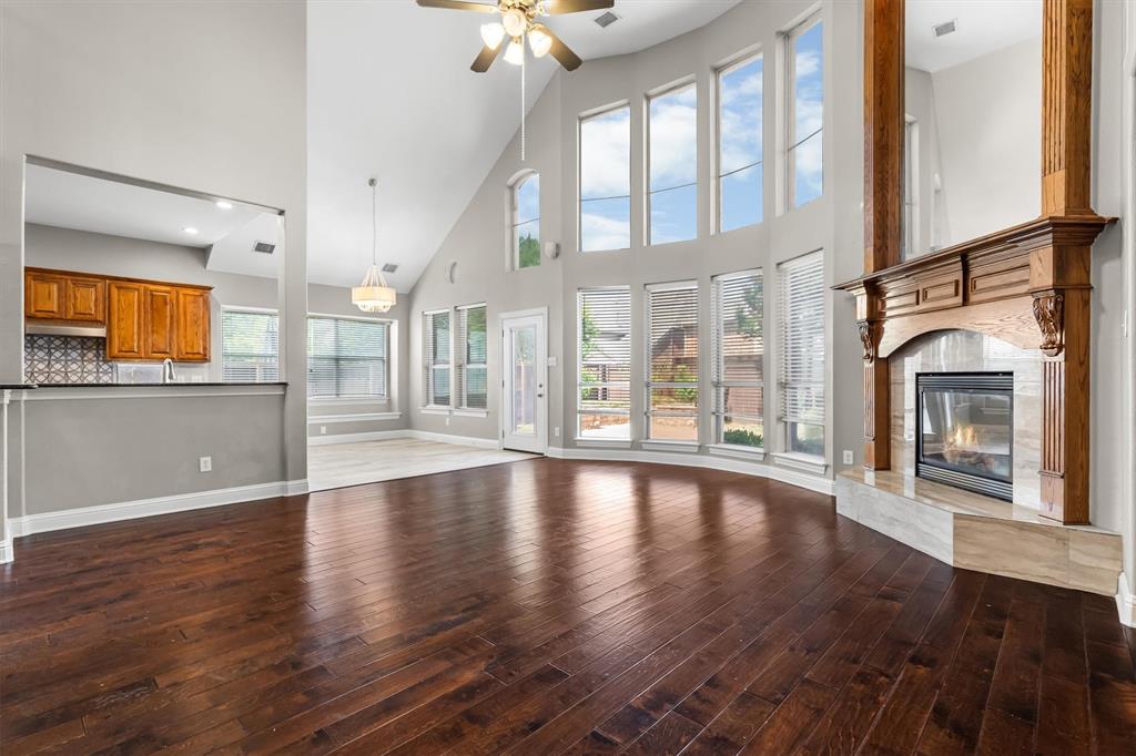 8381 Fullerton St, Lantana, TX 76226