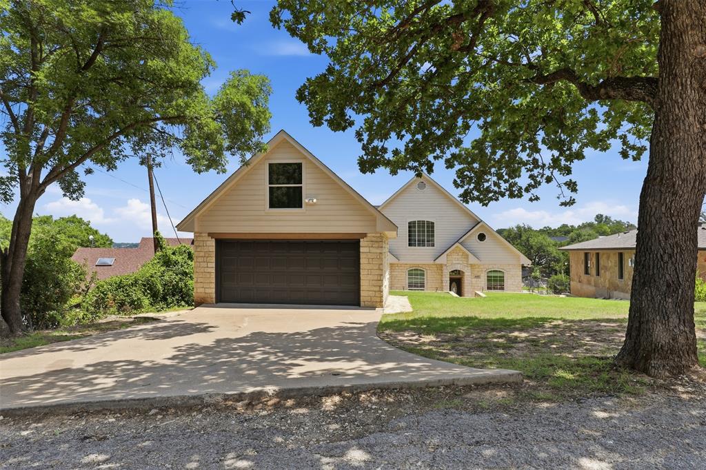 6107 Grande Cove Ct, Granbury, TX 76049 photo