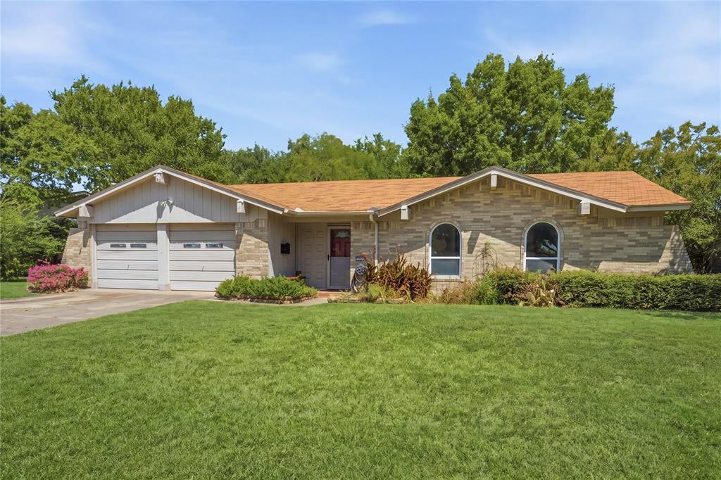 2015 Inverness Dr, Carrollton, TX 75007